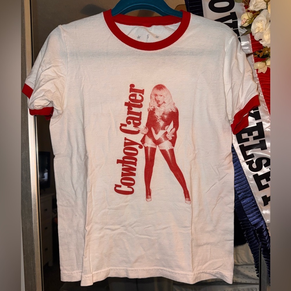 Beyonce Cowboy Carter limited edition shirt (red)